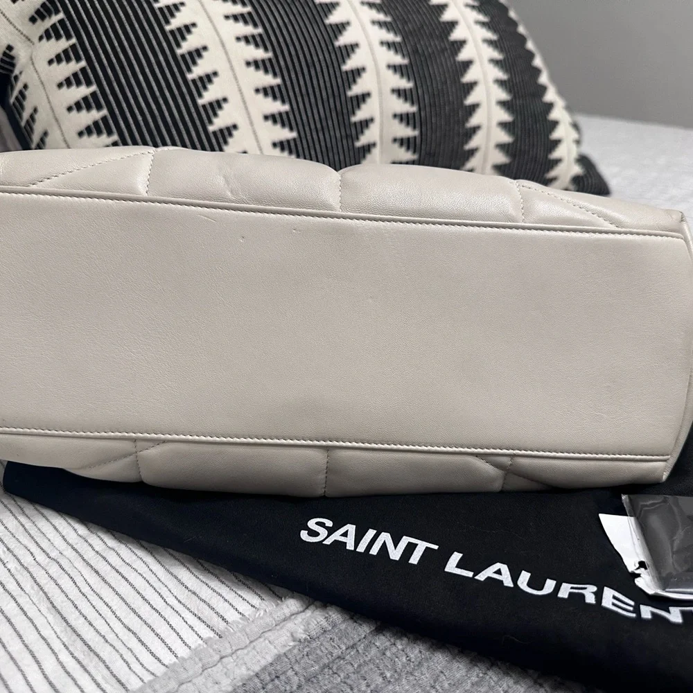 Saint Laurent Cream Quilted Chevron Shoulder Bag - Picture 3 of 4